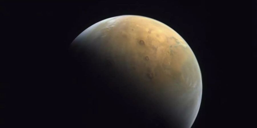 Die Sonde «Amal» («Hope») der Vereinigten Arabischen Emirate hat am 10. Februar 2021 ein Bild vom Mars aufgenommen. Foto: Mohammed Bin Rashid Space Center/UAE Space Agency/AP/dpa