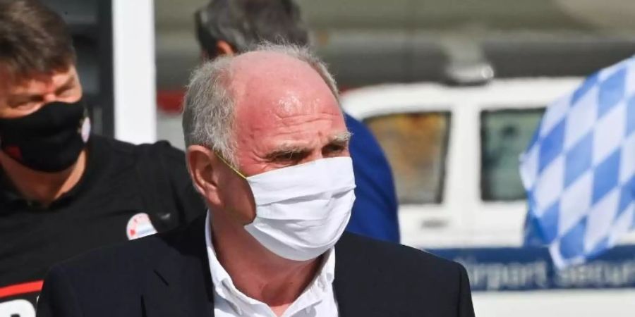 Ist ein Befürworter der Impfung gegen das Coronavirus: Uli Hoeness. Foto: Peter Kneffel/dpa Pool/dpa