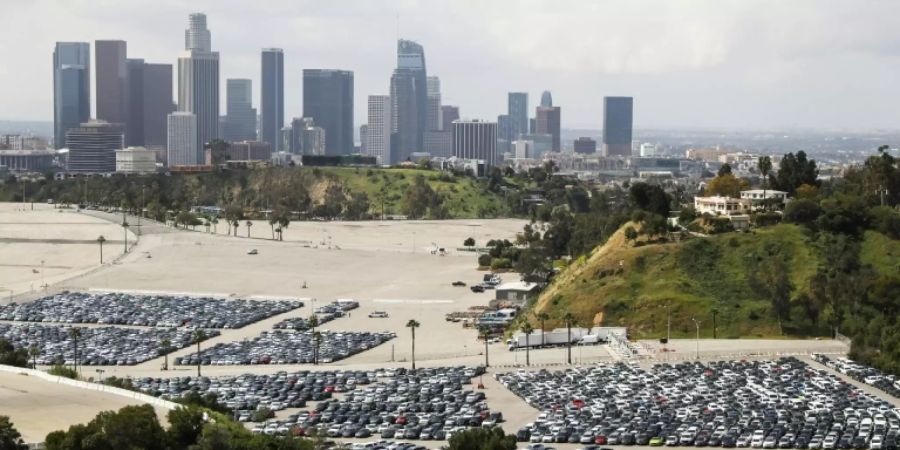 Geparkte Mietwagen in Kalifornien im April 2020