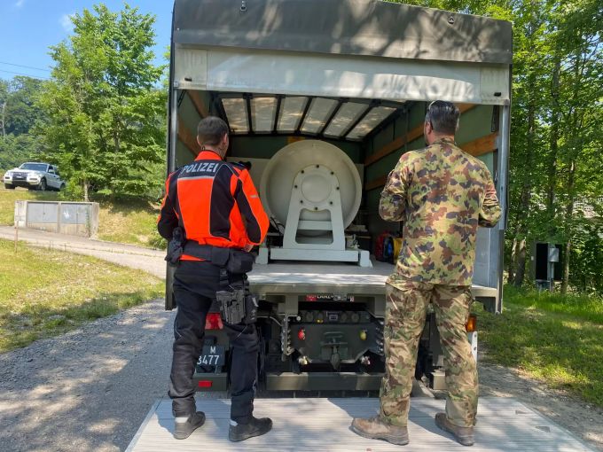 Der Blindgänger wurde abtransportiert. armee blindgänger