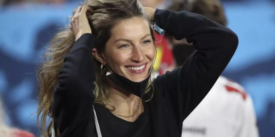 Gisele Bündchen freut sich über den Super-Bowl-Gewinn ihres Mannes Tom Brady. Foto: Dirk Shadd/Tampa Bay Times via ZUMA Wire/dpa