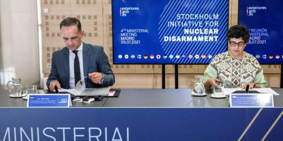 Aussenminister Heiko Maas und seine spanische Amtskollegin Arancha Gonzalez Laya bei der vierten Konferenz der Stockholmer Initiative für nukleare Abrüstung. Foto: Alejandro Martínez Vélez/EUROPA PRESS/dpa