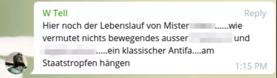 Die Skeptiker veröffentliche persönliche Details des Flaschenangriff-Opfers und halten mit Beschimpfungen nicht zurück.