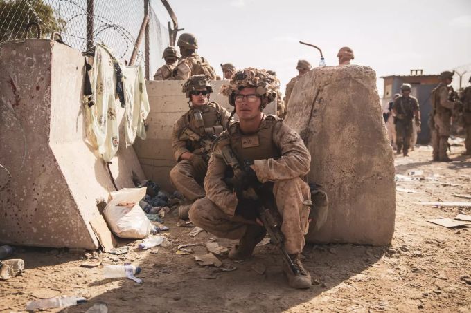 US-Soldaten beim Einsatz am Flughafen in Kabul. US-Soldaten Flughafen Kabul Taliban
