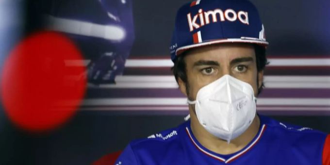 Fernando Alonso bleibt beim Formel-1-Team Alpine. Foto: Florion Goga/Pool Reuters/AP/dpa fernando alonso formel 1