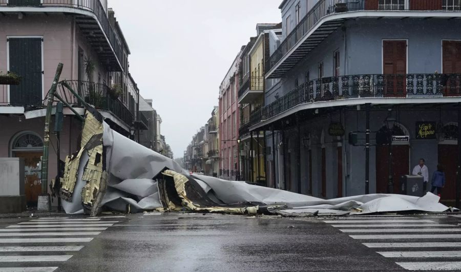 In New Orleans ist ein Dach eingestürzt.