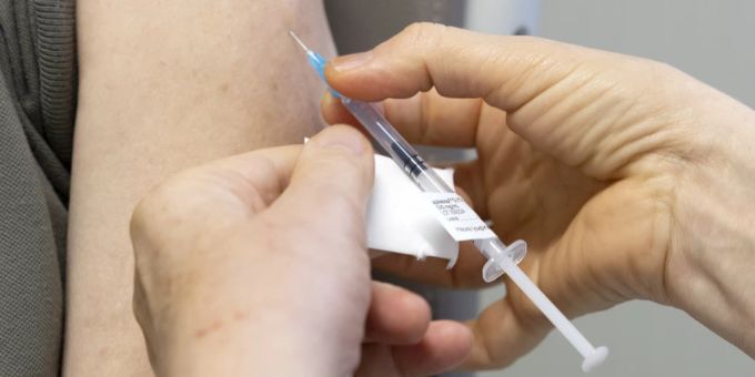 In der Schweiz ist ab Montag die zweite Auffrischungsimpfung frei verfügbar. coronavirus