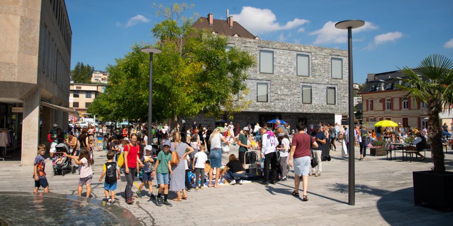 Dorfplatz in Meilen, Herbstmarkt 2022 - Meilen