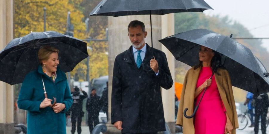 Bürgermeisterin Franziska Giffey (li.) unterhielt sich mit König Felipe VI. und Königin Letizia.