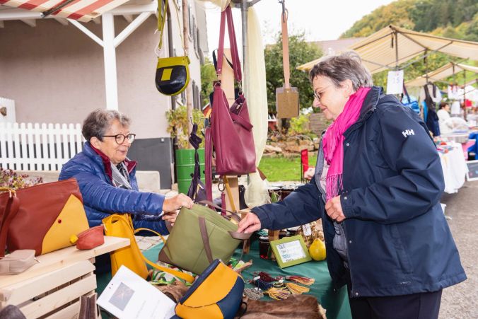 Taschen und andere Lederkreationen gibt's bei Eveline Knecht aus Rheinfelden