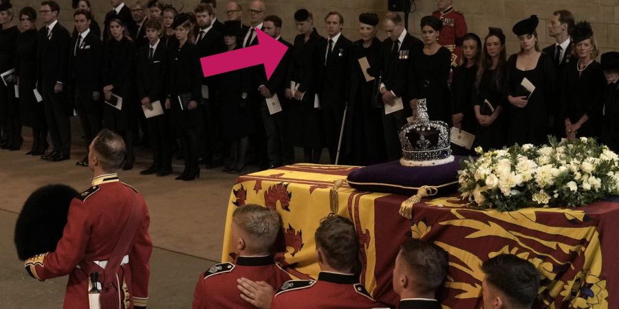 Hier steht Lady Gabriella Windsor noch ganz normal. Sekunden später bricht sie zusammen.