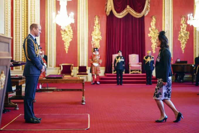 Auch die langjährige Leibwächterin von Prinzessin Kate wird ausgezeichnet. prinz William