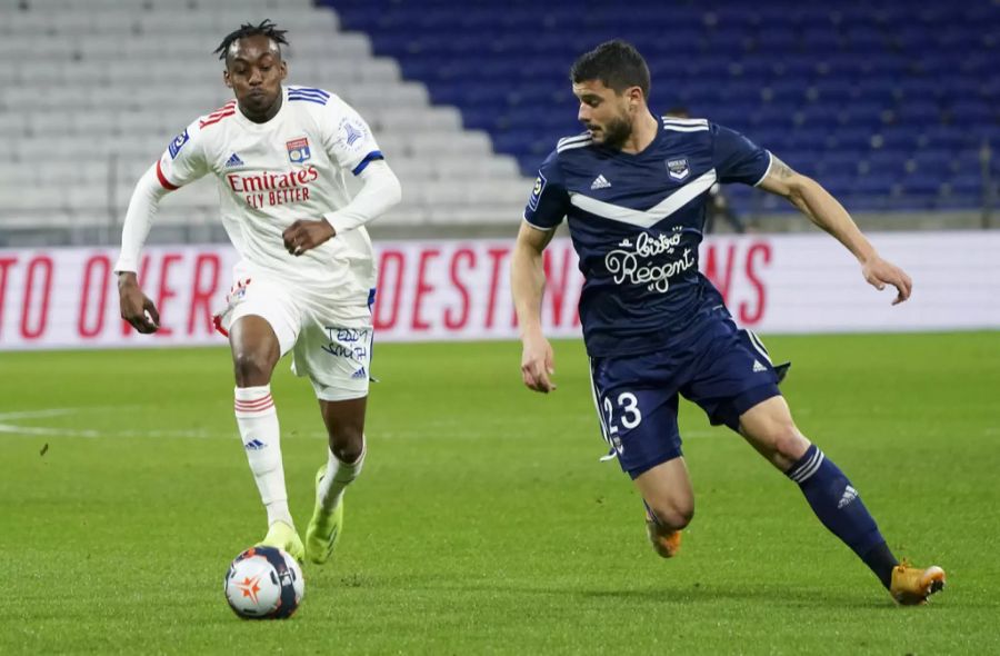 ...genau wie Frankreich-Kollege Loris Benito von Bordeaux.