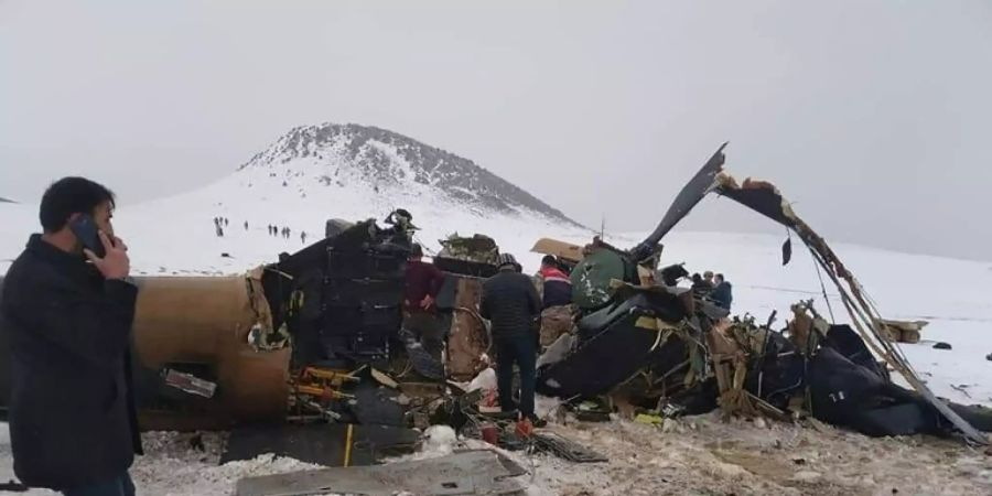 Trümmer des türkischen Militärhubschraubers