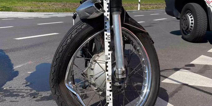 Der Sachschaden an beiden Fahrzeugen beträgt mehrere Zehntausend Franken. Zuger Polizei