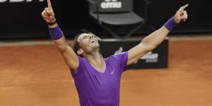 Rafael Nadal hat das Masters in Rom zum zehnten Mal gewonnen. Foto: Gregorio Borgia/AP/dpa