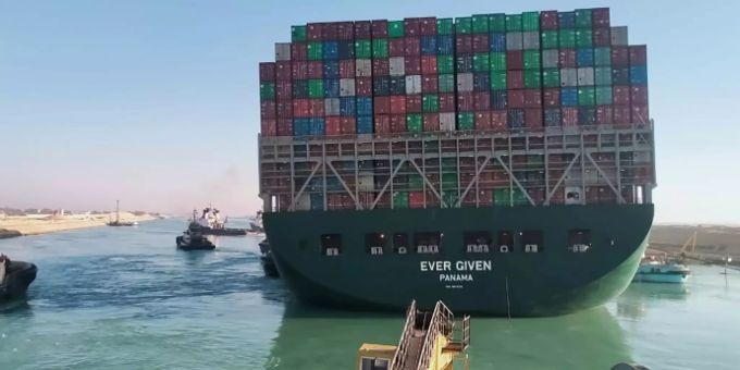 Die «Ever Given» im Suez-Kanal ist ein Grund Die «Ever Given» im Suez-Kanal ist ein Grund