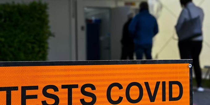 Im Tessin können ab Mitte April Firmen, deren Mitarbeiter einem erhöhtem Risiko für Coronavirusinfektionen ausgesetzt sind, Massentests durchführen. Corona Test