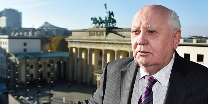ARCHIV - Vor seinem 90. Geburtstag hat der frühere Kremlchef Michail Gorbatschow die Hoffnung auf eine Besserung des Verhältnisses zur Europäischen Union geäussert. Foto: Jens Kalaene/dpa-Zentralbild/dpa ARCHIV - Vor seinem 90. Geburtstag hat der frühere Kremlchef Michail Gorbatschow die Hoffnung auf eine Besserung des Verhältnisses zur Europäischen Union geäussert. Foto: Jens Kalaene/dpa-Zentralbild/dpa