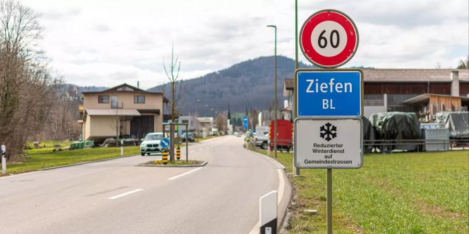 Ortsschild Ziefen - Ziefen Ortsschild Ziefen - Ziefen