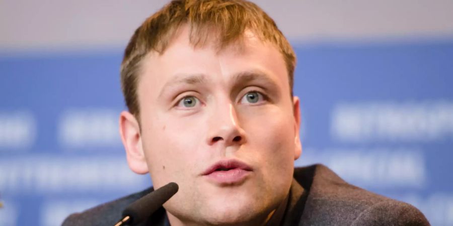 ARCHIV - Schauspieler Max Riemelt auf der Berlinale 2017. Foto: Gregor Fischer/dpa