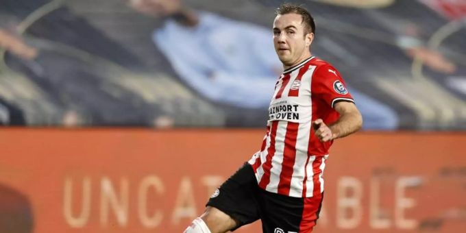 Mit seinem ersten Doppelpack in der Eredivisie hat Mario Götze der PSV Eindhoven zum 3:1 (0:1)-Sieg über Vitesse Arnheim verholfen. Foto: Maurice Van Steen/ANP/dpa Mit seinem ersten Doppelpack in der Eredivisie hat Mario Götze der PSV Eindhoven zum 3:1 (0:1)-Sieg über Vitesse Arnheim verholfen. Foto: Maurice Van Steen/ANP/dpa