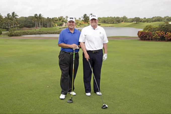 Rush Limbaugh (l) und Donald Trump (r) hatten viel füreinander. rush limbaugh donald trump