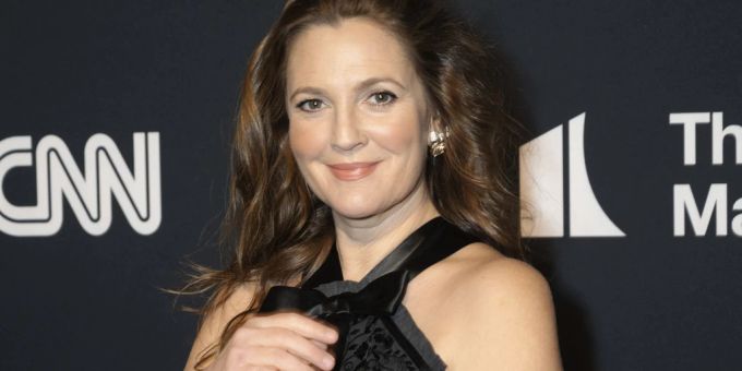 Drew Barrymore wollte die Aufnahmen zu ihrer Talkshow trotz des Hollywood-Streiks wieder in Betrieb nehmen, doch sie traf auf viel Kritik. drew barrymore hollywood streik