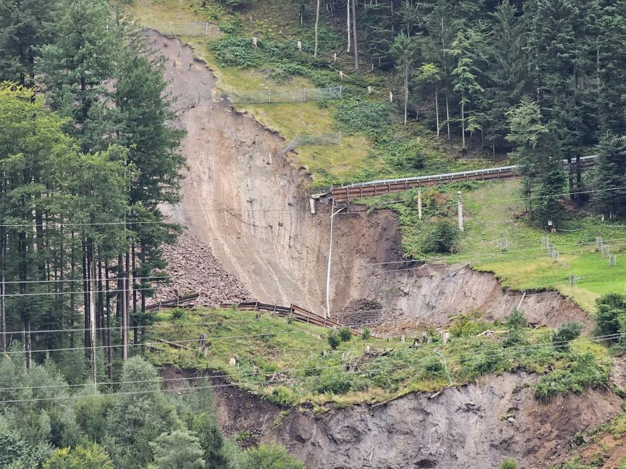 In Schwanden GL kam es am Dienstagabend zu einem gewaltigen Hangrutsch