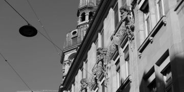 «Haus zur (Goldenen) Waage».