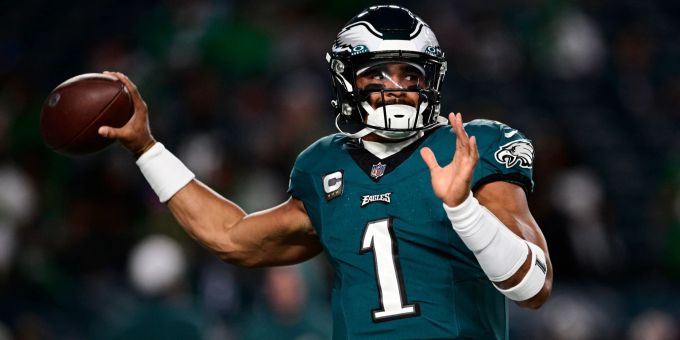 Jalen Hurts führt die Philadelphia Eagles zum zweiten Saisonsieg in der NFL. NFL