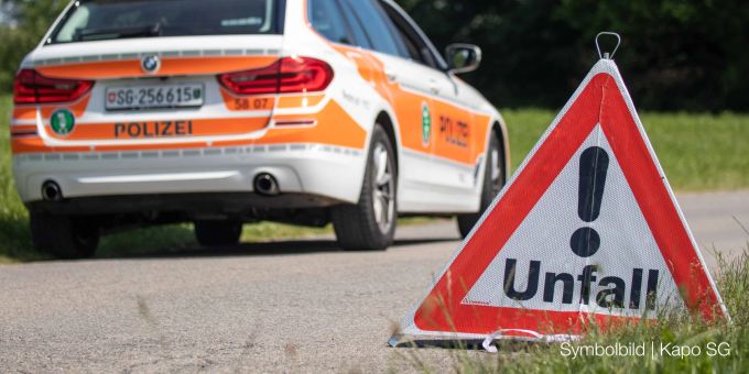 Gossau SG - Jugendliche verursachen Selbstunfall mit Roller