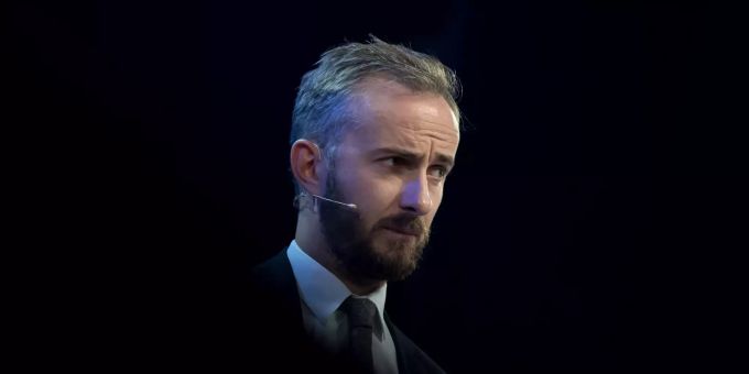 Jan Böhmermann legt sich mit der Bundeskanzlerin an. Jan Böhmermann angela merkel