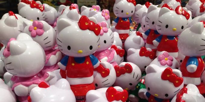 Hello Kitty soll demnach gar keine Katze, sondern ein kleines Mädchen sein. (Archivbild) Hello Kitty