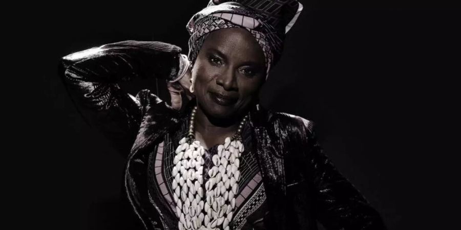 Angelique Kidjo verehrt Celia Cruz. Foto: Laurent Seroussi
