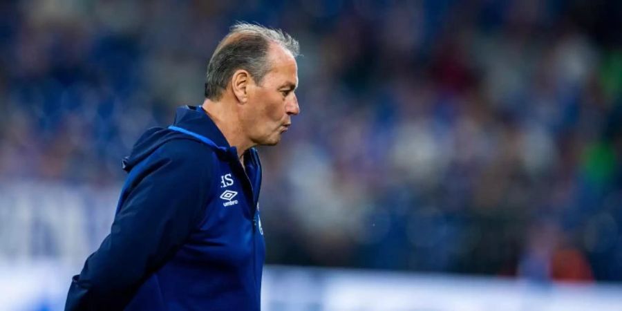 Angefressen: Schalke-Coach Huub Stevens nach der 2:5-Pleite gegen Hoffenheim. Foto: Rolf Vennenbernd