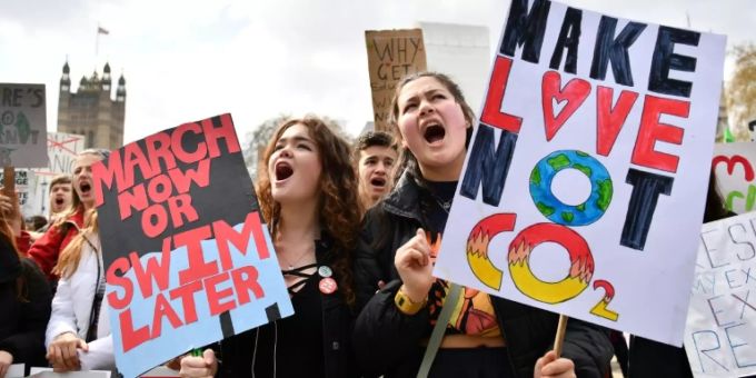Schüler protestieren - Wissenschaftler fordern CO2-Preis Schüler protestieren - Wissenschaftler fordern CO2-Preis