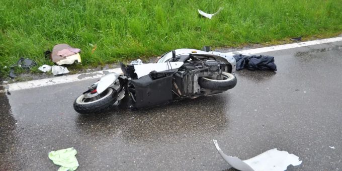 Motorradfahrer Stirbt Nach Frontalkollision In Wohlen Ag