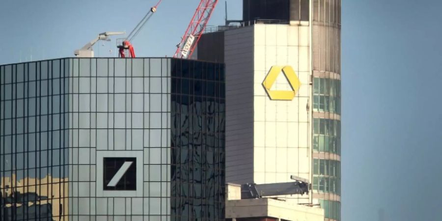 Zentralen der Deutschen Bank und der Commerzbank
