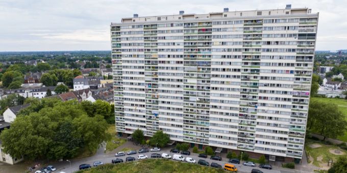 Pöstler meiden es - Politiker fordert Abriss von Problem-Hochhaus