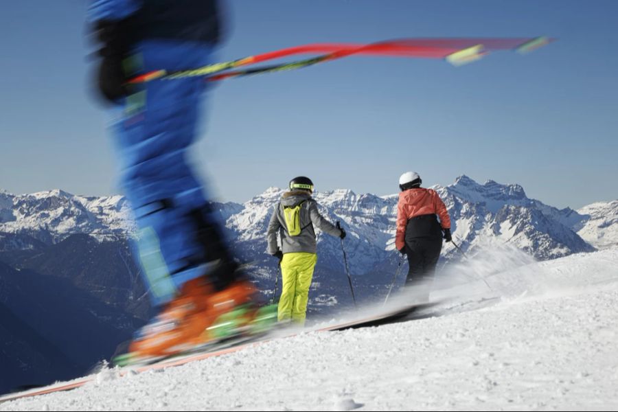 Eine bei einem Pistenunfall verletzte Person habe sich «unter starken Schmerzen sogar entschuldigt, dass sie Hilfe benötigte und ins Spital geflogen werden musste. (Symbolbild)