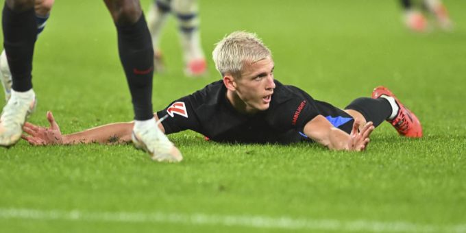 Beim FC Barcelona dreht sich derzeit alles um die fehlende Spielberechtigung für Dani Olmo. FC Barcelona Dani Olmo