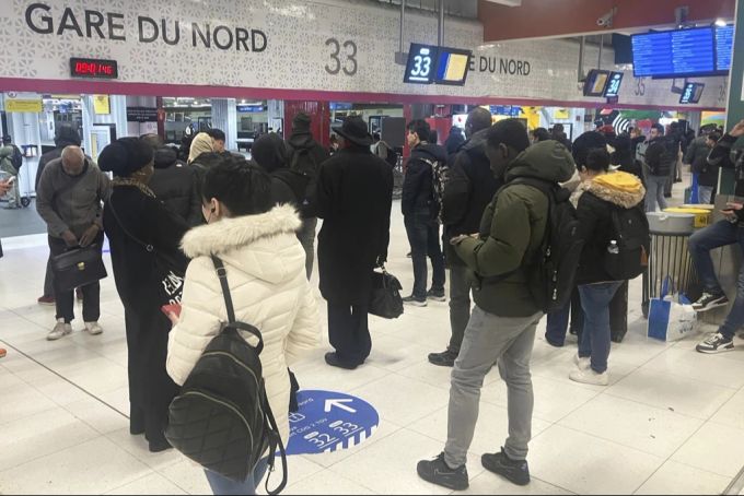 Passagiere Paris Bahnhof