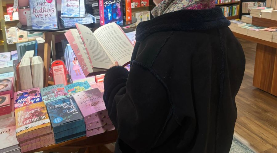 Zu Hockey-Spielern gibt es besonders viele Bücher.