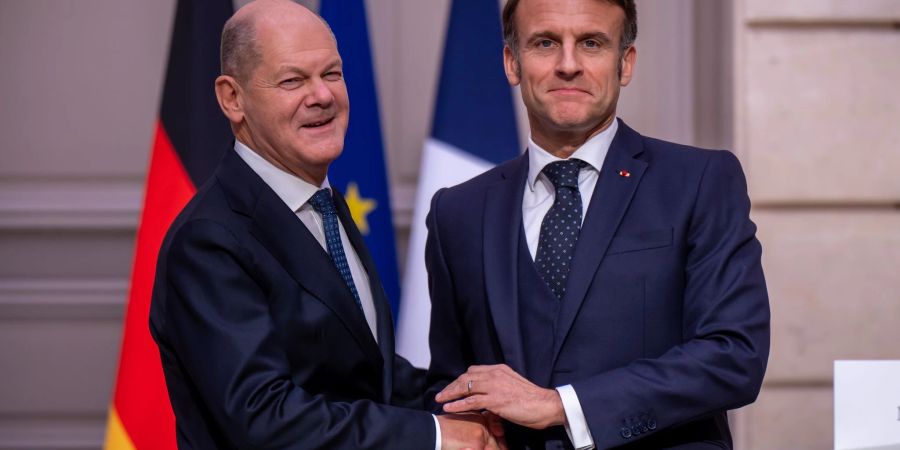 Kanzler Scholz und Präsident Macron beschwören Europas Einigkeit gegenüber Trump.