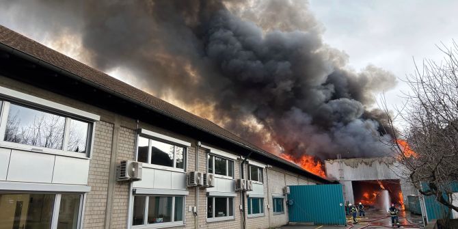 Brand in Recyclingunternehmen.