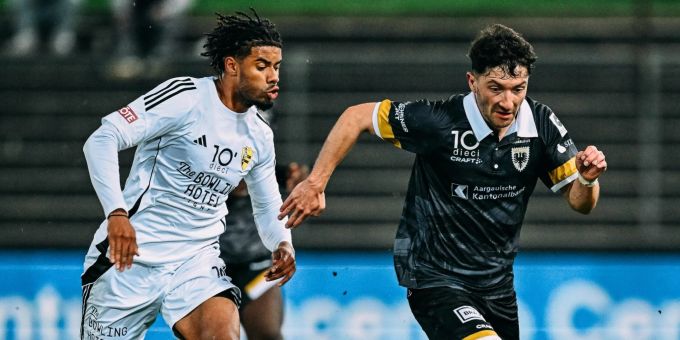 Der FC Aarau gewinnt bei Stade Nyonnais dank zwei späten Treffern. FC Aarau