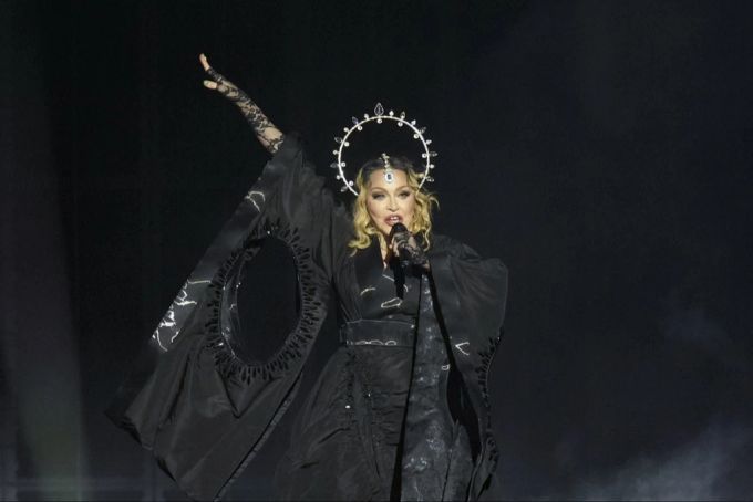 Madonna suchte nach Elton Johns Auftritt bei «Saturday Night Live» das Gespräch mit dem Musiker. madonna elton john