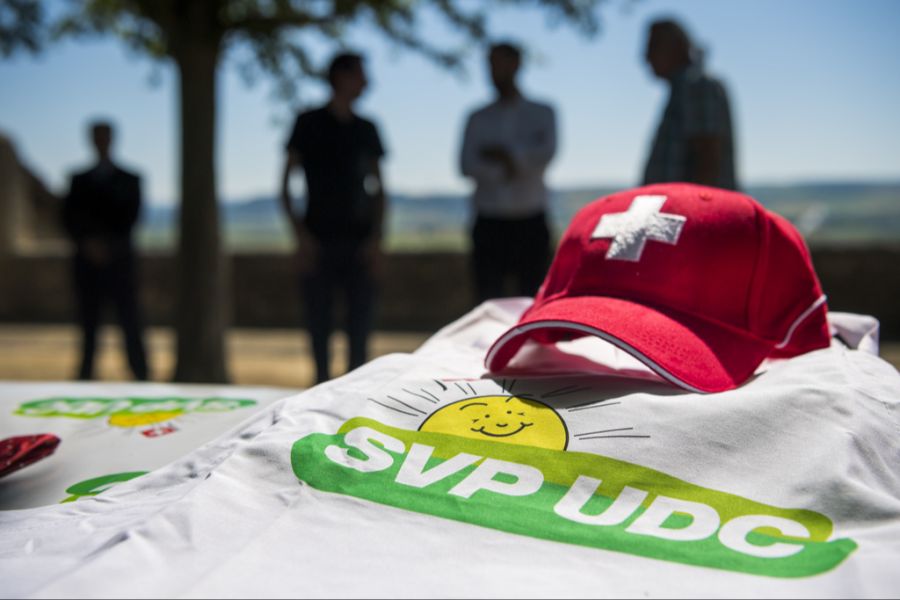 Eine neue Umfrage zur SVP-Initiative «Keine 10-Millionen-Schweiz!» zeigt: 48 % sind dafür, 41 % dagegen und 11 % sind noch unentschlossen. (Symbolbild)