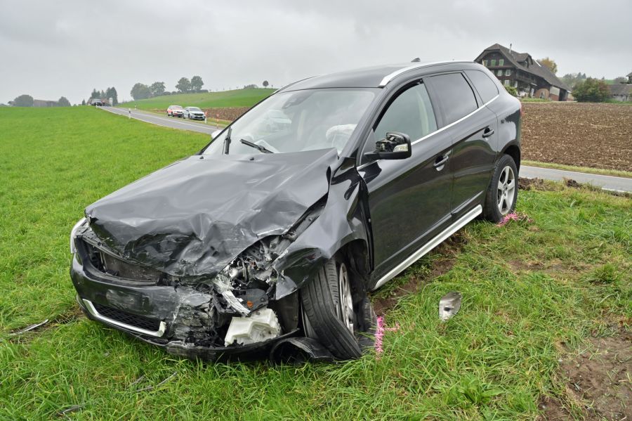 Vier Personen wurden nach dem Unfall ins Spital gebracht.